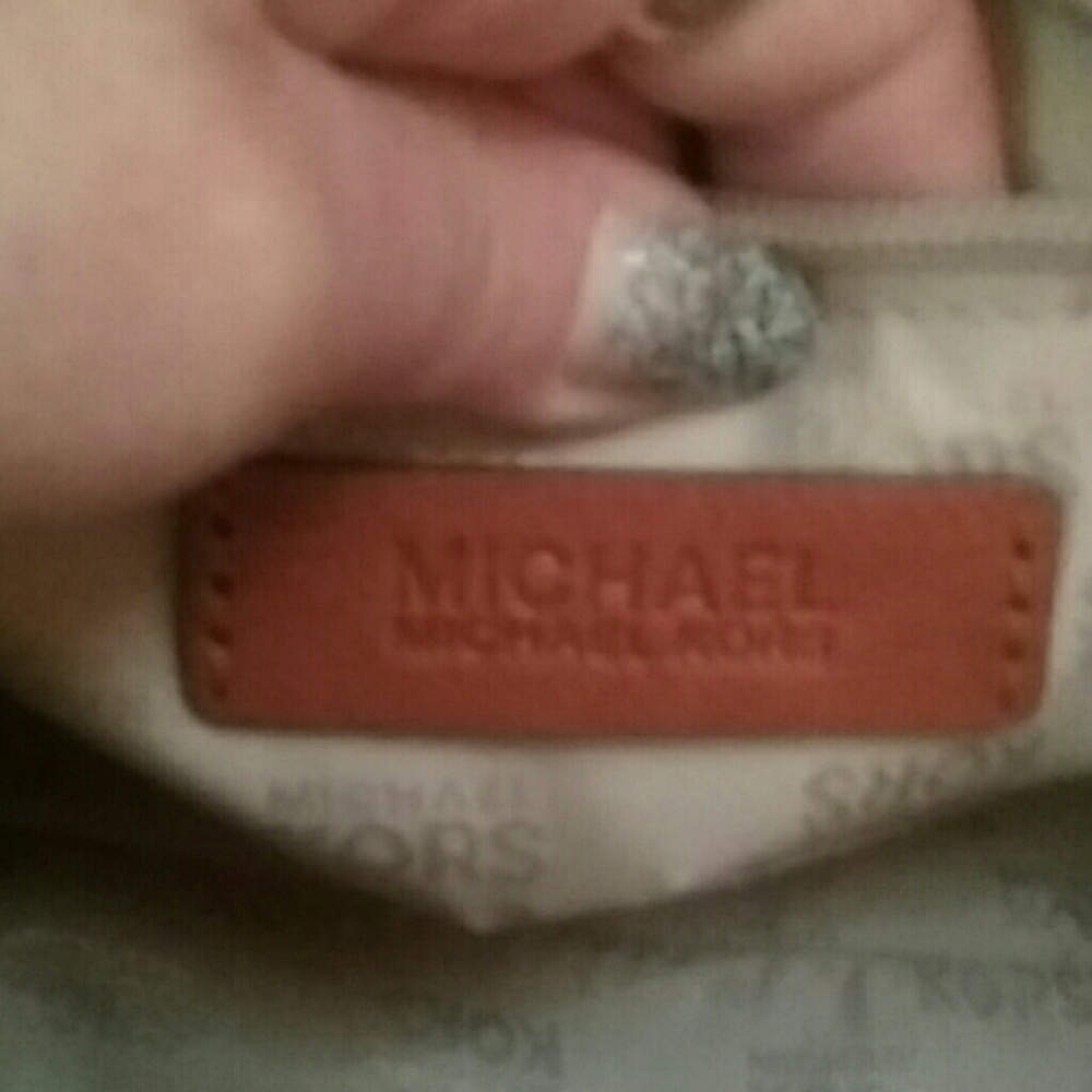 Michael kors cross body purse - Picture 7 of 8